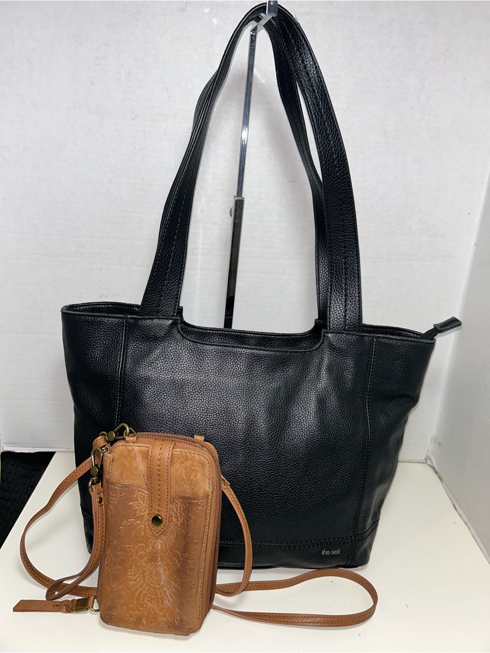 The Sak De Young Black Leather Tote Bag Silverlake Smartphone Wristlet Crossbody
